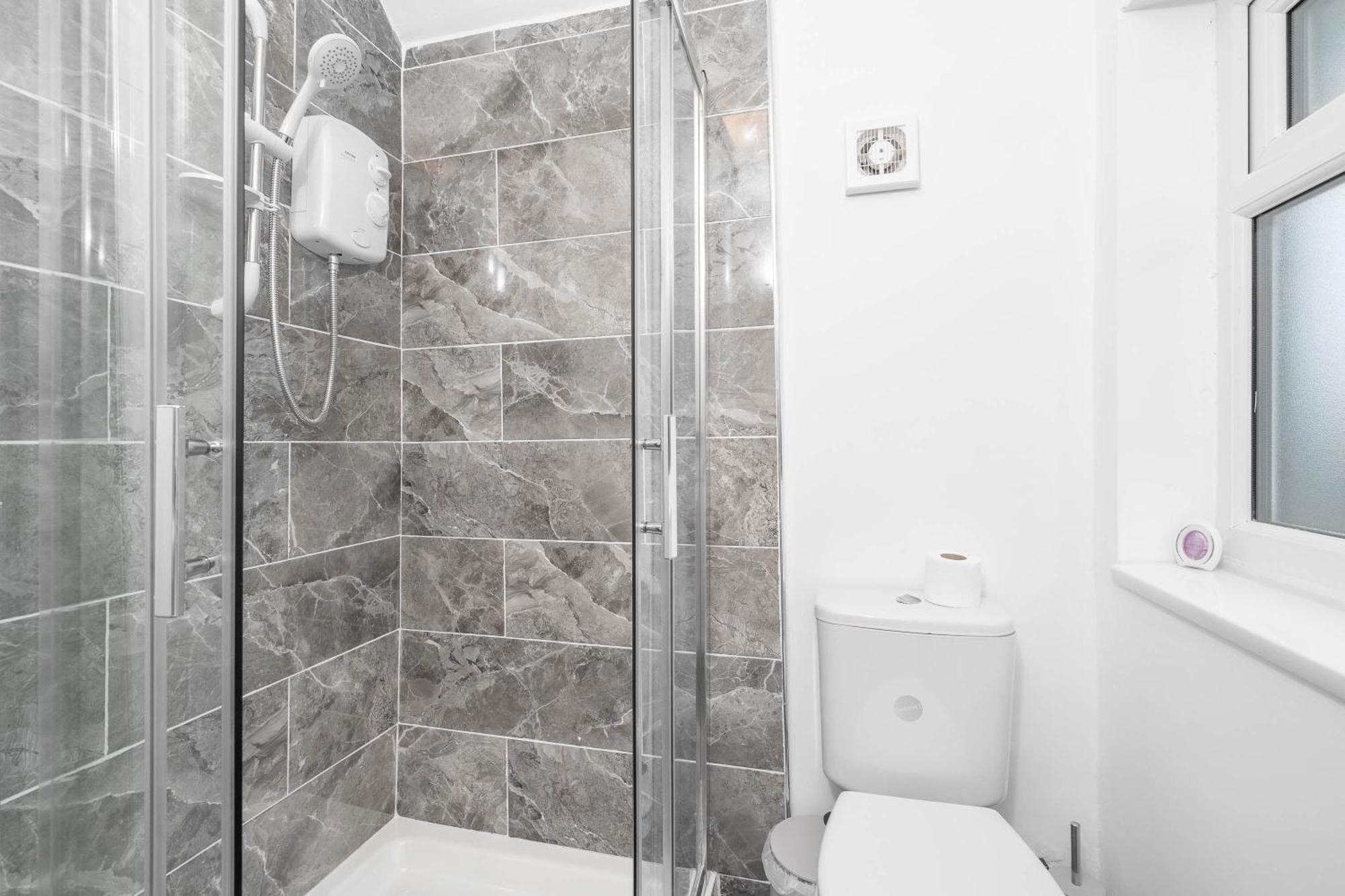 4 Bedroom House - Accommodates 7 - Garden - Parking - Netflix - Wifi - 559T 伯明翰 外观 照片