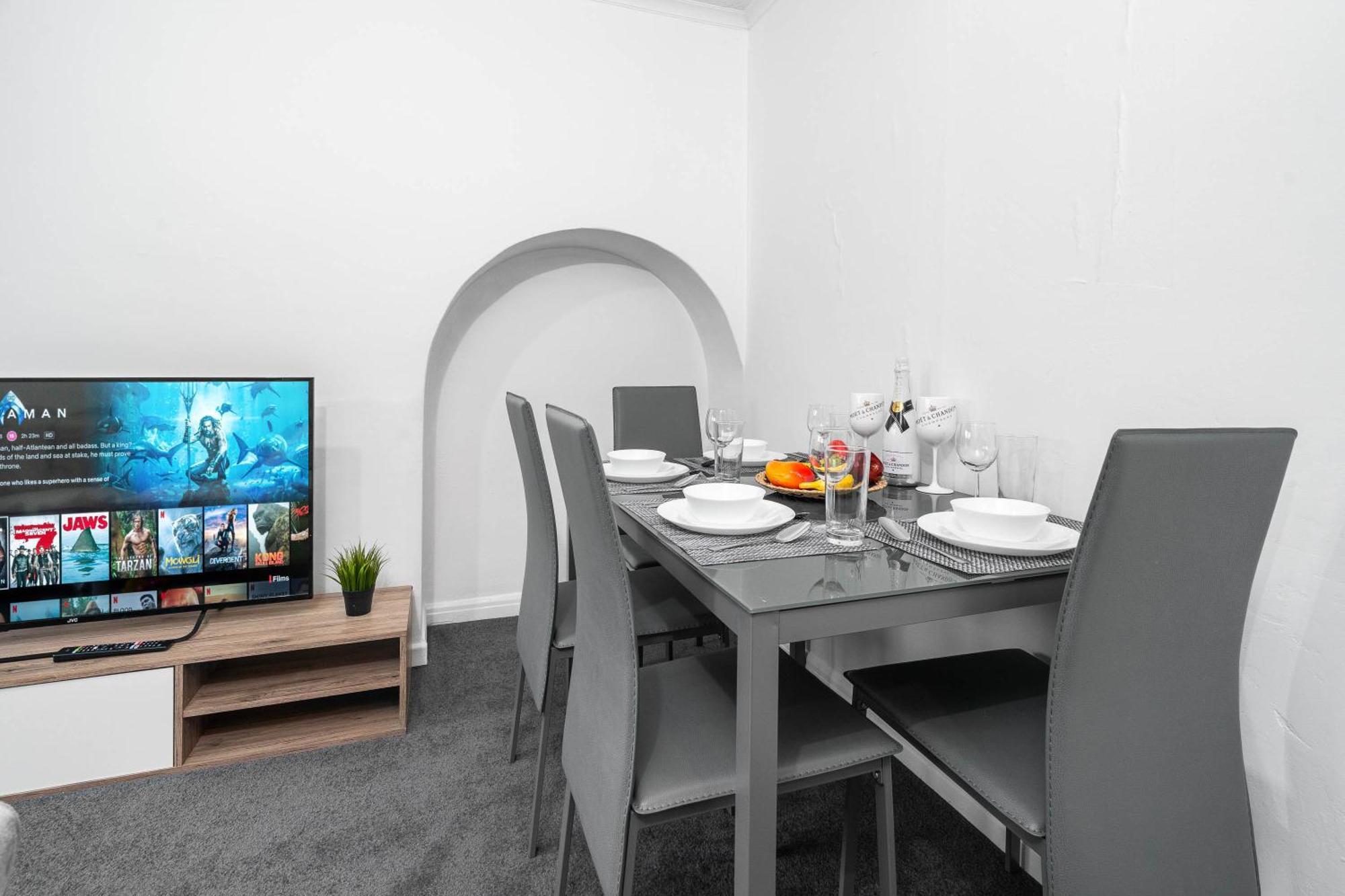 4 Bedroom House - Accommodates 7 - Garden - Parking - Netflix - Wifi - 559T 伯明翰 外观 照片